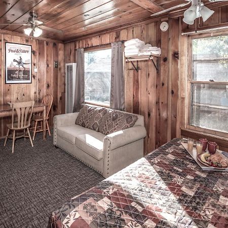 Apache Village 10, King Studio, Midtown, Sleeps 2 Ruidoso Exterior photo