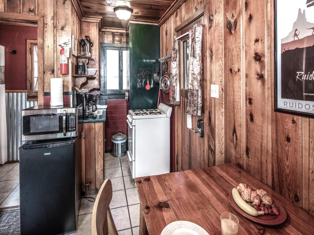 Apache Village 10, King Studio, Midtown, Sleeps 2 Ruidoso Exterior photo