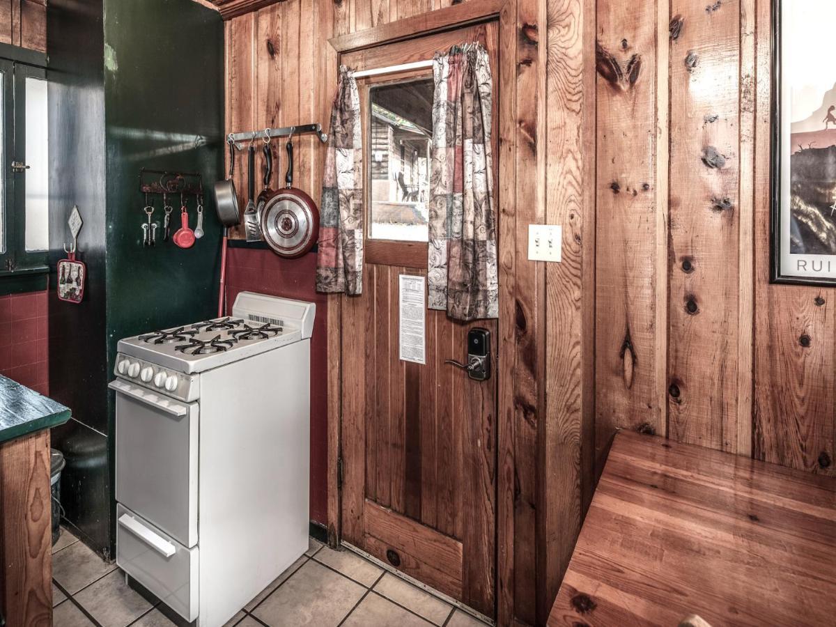 Apache Village 10, King Studio, Midtown, Sleeps 2 Ruidoso Exterior photo